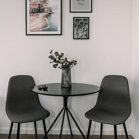B15 - Wood&Black Apartman Γκιόρ Εξωτερικό φωτογραφία
