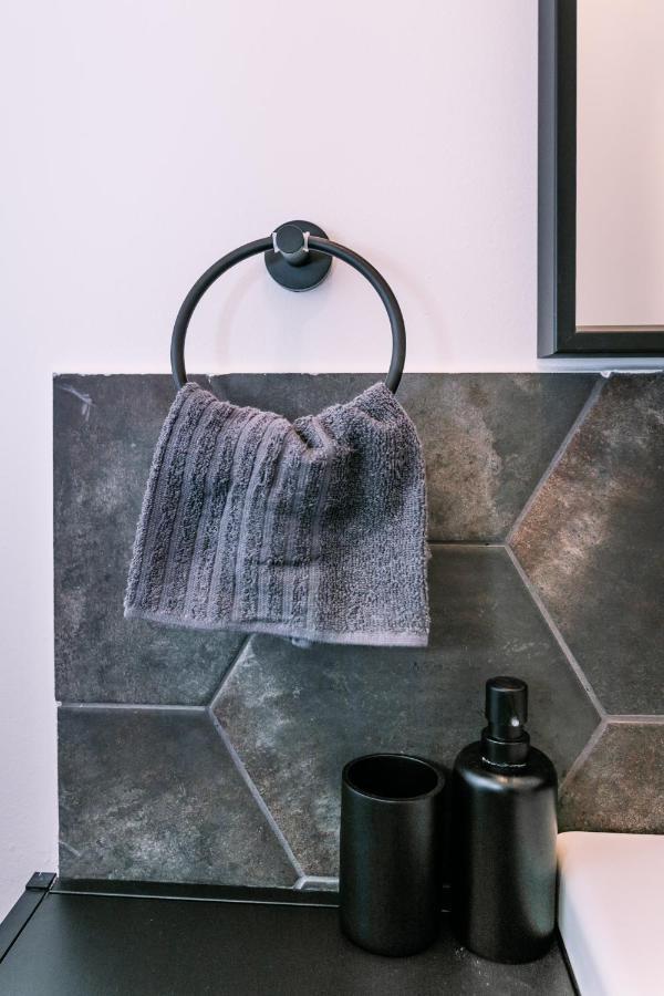 B15 - Wood&Black Apartman Γκιόρ Εξωτερικό φωτογραφία