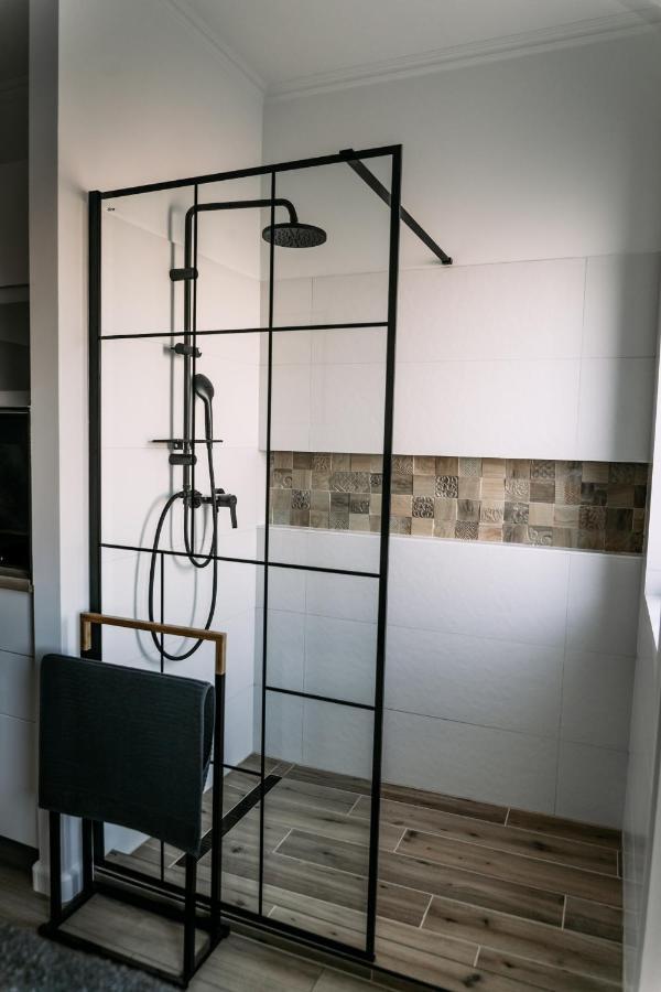B15 - Wood&Black Apartman Γκιόρ Εξωτερικό φωτογραφία